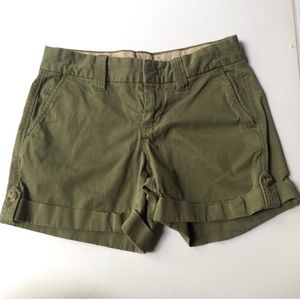 ☀️Banana Republic Olive Green Stretch Shorts Size 0